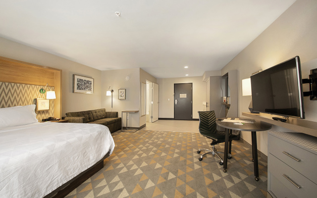 photo 3 of Holiday Inn & Suites Decatur-Forsyth by IHG