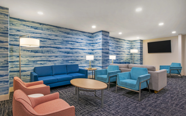 photo 2 of Holiday Inn Orlando - Disney Springs® Area by IHG