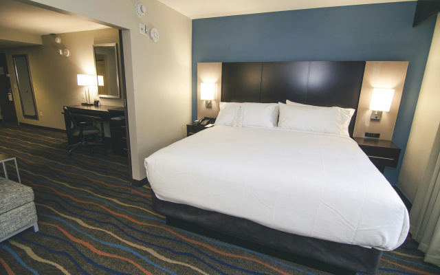 photo 3 of Holiday Inn Hotel & Suites Chattanooga Downtown by IHG