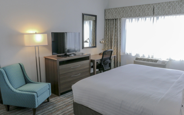 photo 4 of Holiday Inn & Suites Denver Tech Center-Centennial by IHG