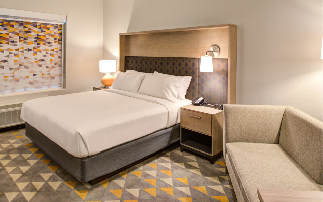 photo 3 of Holiday Inn Hotel & Suites Houston West - Katy Mills by IHG