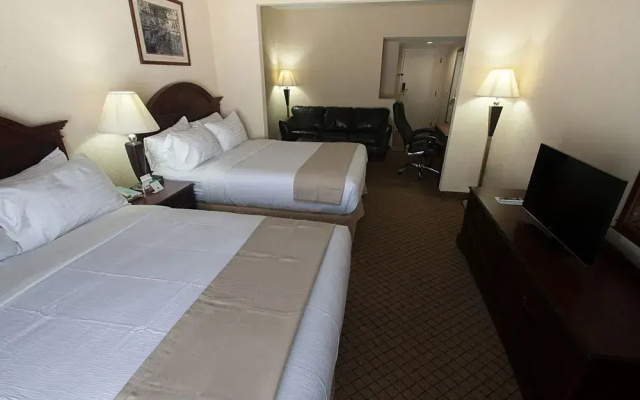 photo 3 of Holiday Inn Hotel & Suites Huntington-Civic Arena