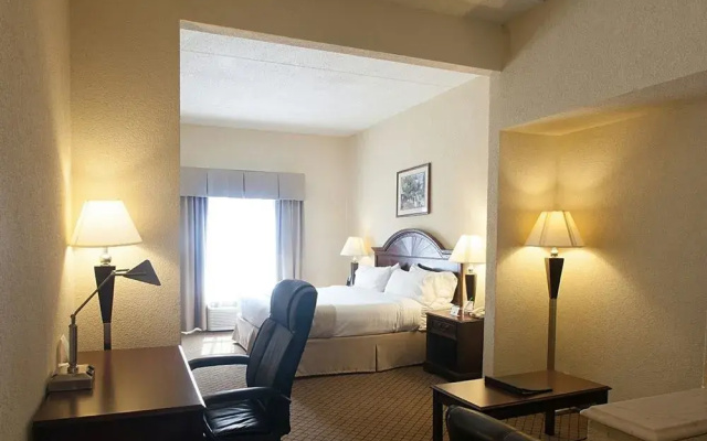 photo 5 of Holiday Inn Hotel & Suites Huntington-Civic Arena