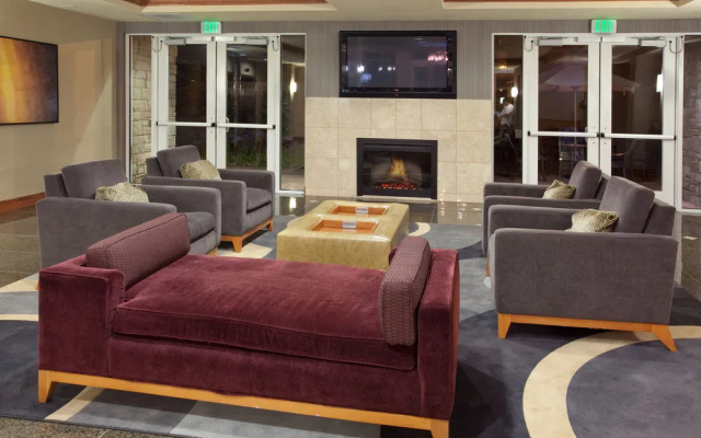photo 2 of Holiday Inn & Suites Oakland Airport, An Ihg Hotel