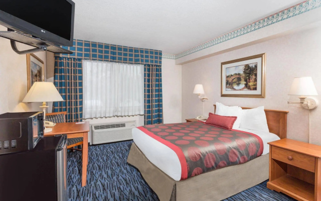 photo 4 of Holiday Inn Hotel & Suites Seattle-kent