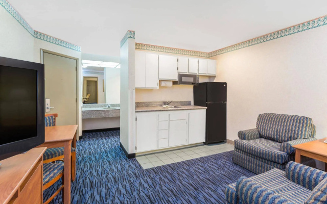 photo 5 of Holiday Inn Hotel & Suites Seattle-kent