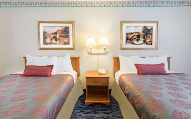 photo 5 of Holiday Inn Hotel & Suites Seattle-kent