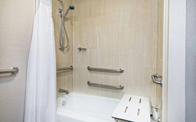 photo 4 of Holiday Inn Houston South West Highway 59
