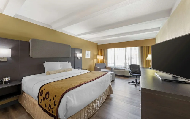 photo 3 of Holiday Inn Huntsville - West