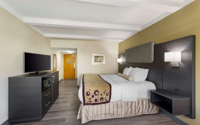 photo 5 of Holiday Inn Huntsville - West