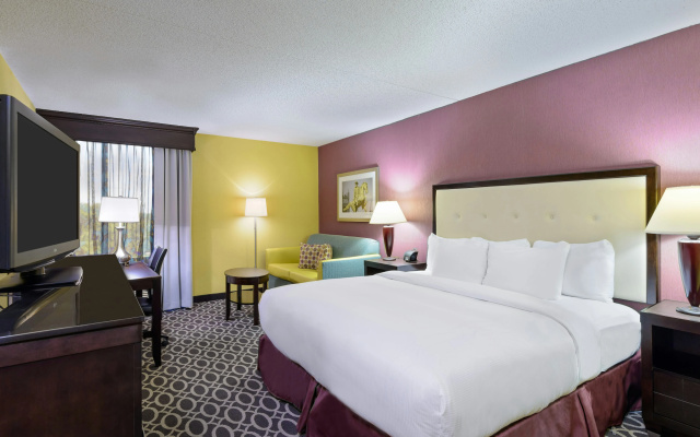 photo 3 of DoubleTree by Hilton Richmond - Midlothian