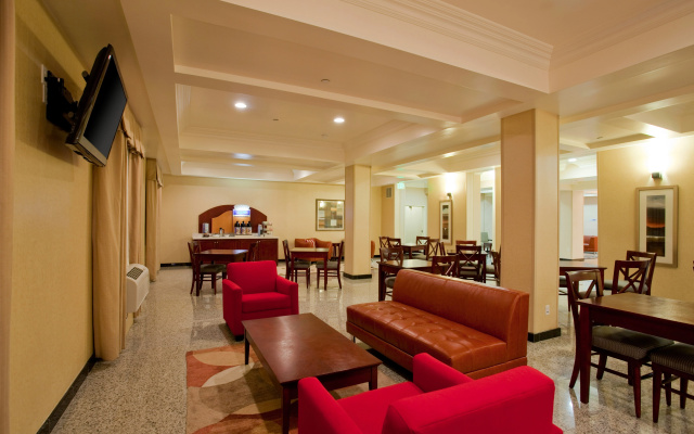 photo 2 of Holiday Inn Express Los Angeles Airport Hawthorne by IHG