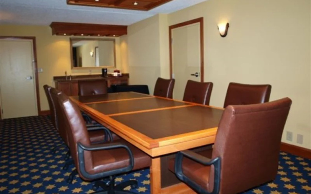 photo 3 of Holiday Inn Lexington North
