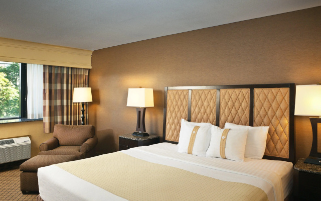photo 5 of Holiday Inn Long Beach - Downtown Area