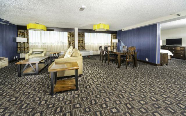 photo 2 of Holiday Inn Louisville East - Hurstbourne by IHG