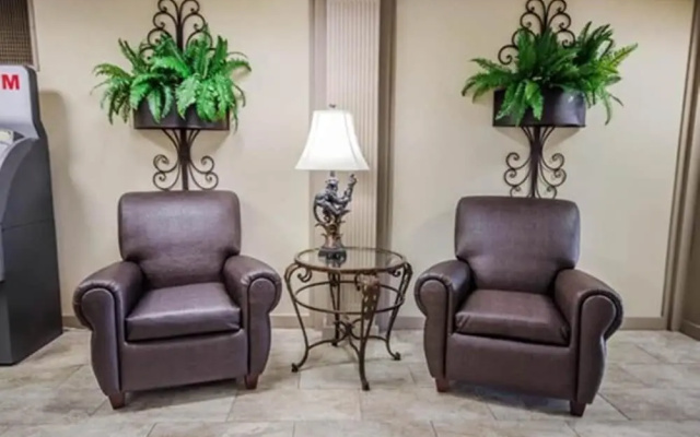 photo 5 of Holiday Inn Louisville-north (clarksville)