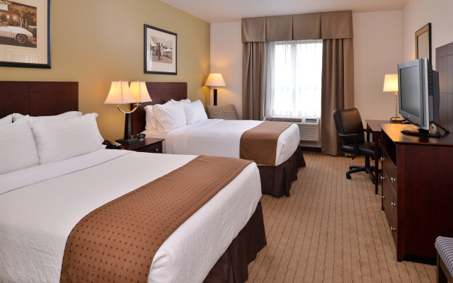 photo 5 of Holiday Inn Madison at The American Center by IHG