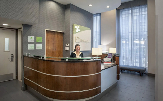 photo 2 of Holiday Inn Manhattan 6th Ave - Chelsea by IHG