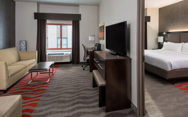 photo 4 of Holiday Inn Manhattan - Financial District, an IHG Hotel