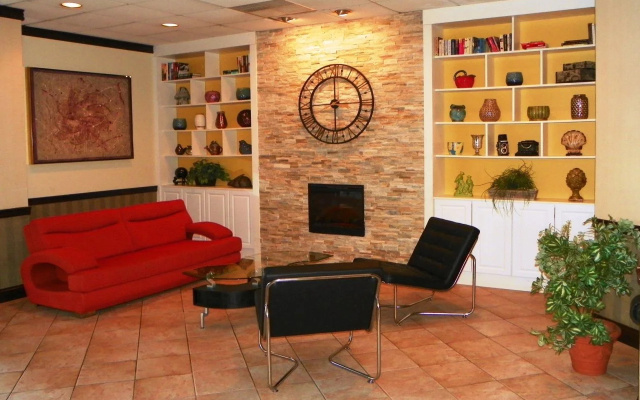 photo 2 of Holiday Inn Middletown - Goshen