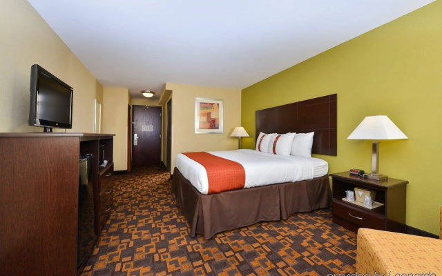 photo 3 of Holiday Inn Mt. Prospect Chicago