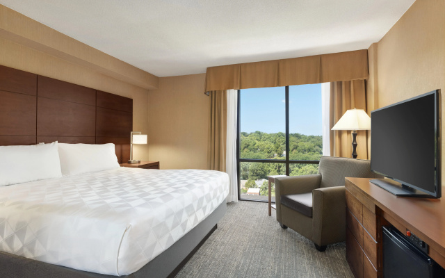 photo 3 of Holiday Inn National Airport/Crystal City by IHG
