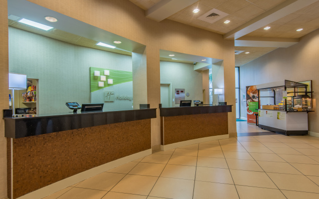 photo 2 of Holiday Inn New Orleans West Bank Tower by IHG