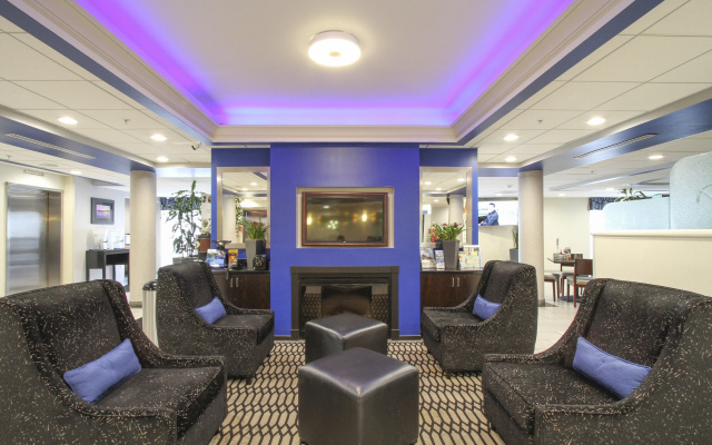 photo 2 of Holiday Inn Oceanside Camp Pendleton Area by IHG