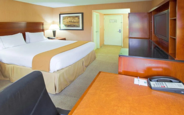 photo 2 of Holiday Inn-Portsmouth