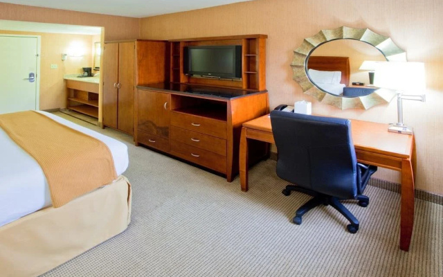 photo 3 of Holiday Inn-Portsmouth