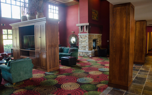 photo 2 of Holiday Inn Pewaukee - Milwaukee West by IHG