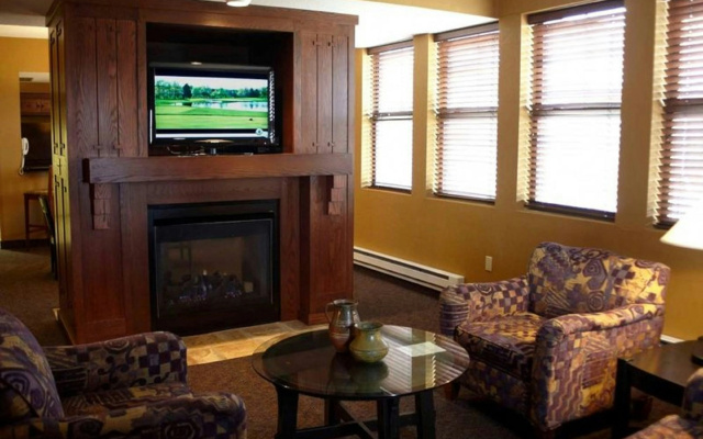 photo 4 of Holiday Inn Pewaukee - Milwaukee West by IHG