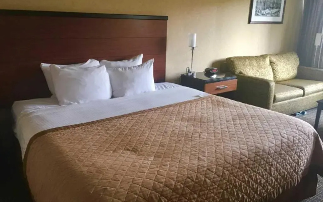 photo 2 of Quality Hotel Philadelphia Airport