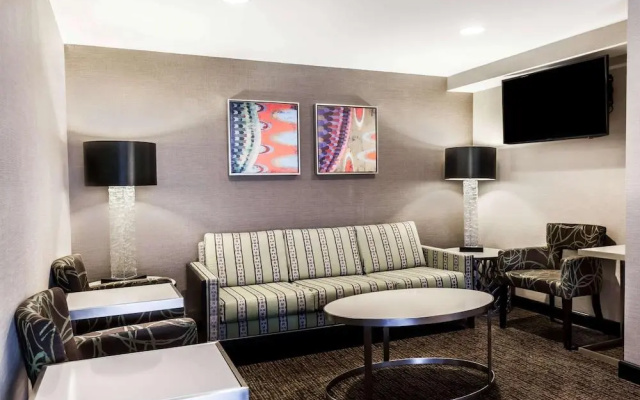 photo 2 of Holiday Inn Pittsburgh University Center