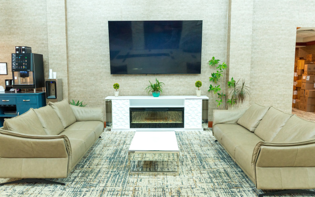 photo 3 of Holiday Inn Plainview-Long Island by IHG