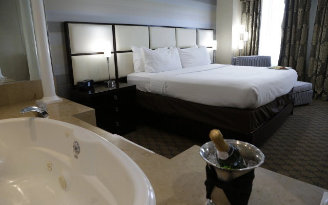 photo 4 of Holiday Inn Plainview-Long Island by IHG
