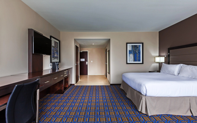 photo 4 of Clarion Hotel The Colony - Plano West