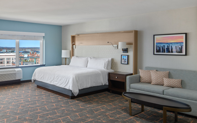 photo 4 of Holiday Inn Portland-By the Bay by IHG