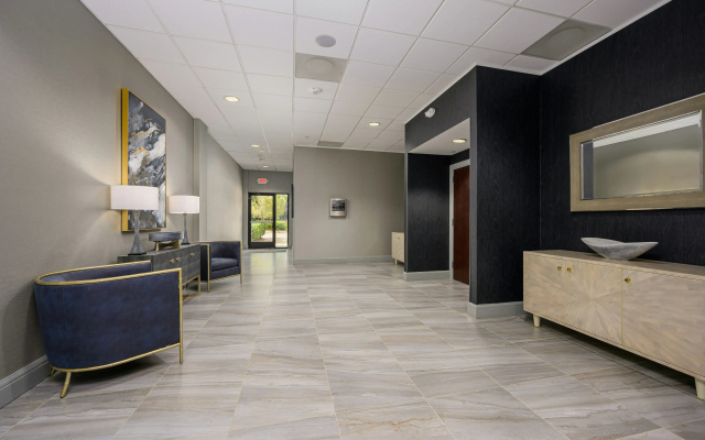 photo 3 of DoubleTree by Hilton Raleigh Midtown