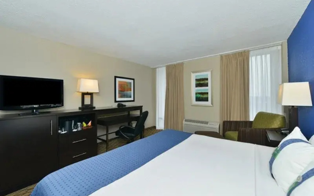 photo 3 of DoubleTree by Hilton Raleigh Midtown