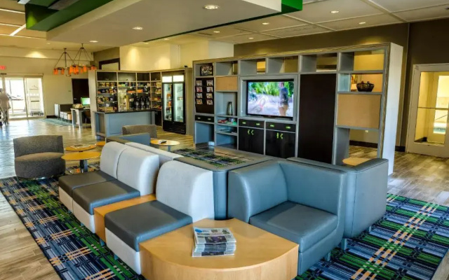 photo 2 of Holiday Inn Express Richmond by IHG