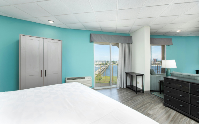 photo 3 of Holiday Inn Charleston Riverview by IHG