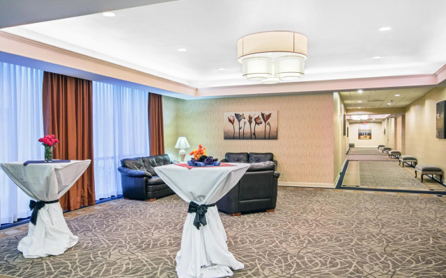 photo 2 of Holiday Inn Roanoke-Tanglewood-Rt 419&i581 by IHG