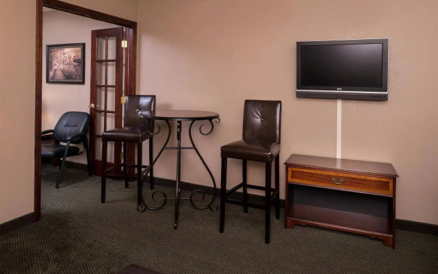 photo 5 of Rochester Airport Plaza Hotel