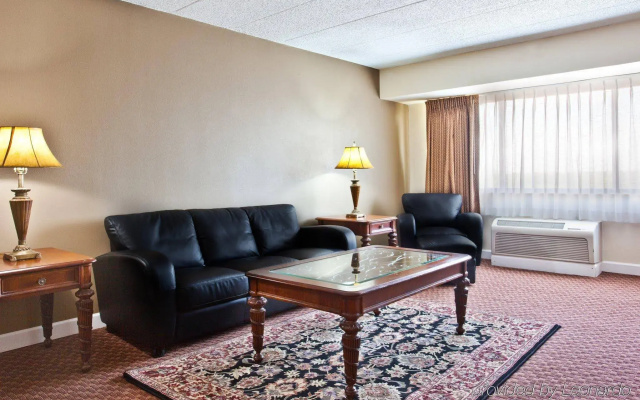 photo 3 of Holiday Inn Rolling Meadows - Schaumburg Area