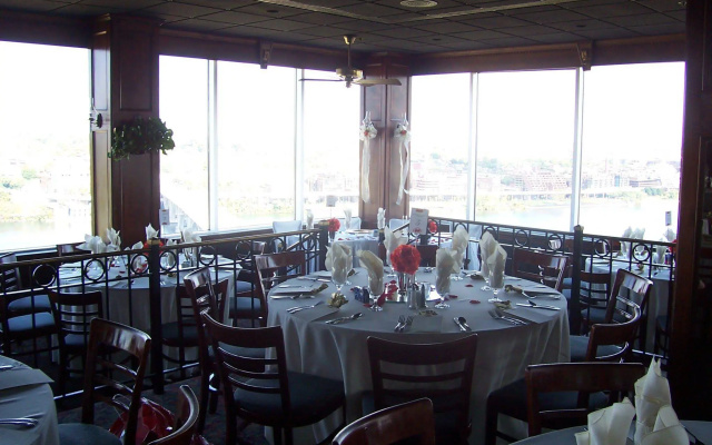 photo 4 of Holiday Inn Rosslyn at Key Bridge