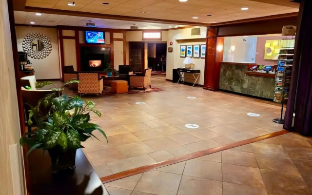 photo 2 of Cortina Inn