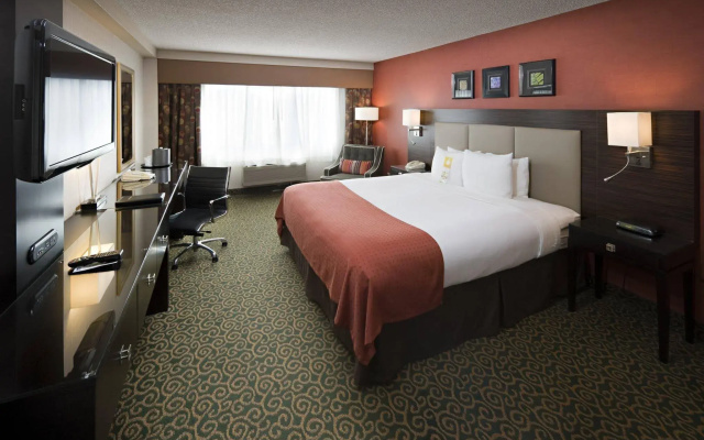 photo 3 of DoubleTree by Hilton San Francisco South Airport Blvd