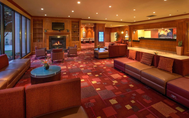 photo 2 of Red Lion Hotel & Conference Center - Seattle/Renton