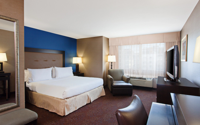 photo 4 of Holiday Inn Express And Suites Seattle Downtown - Lake Union by IHG